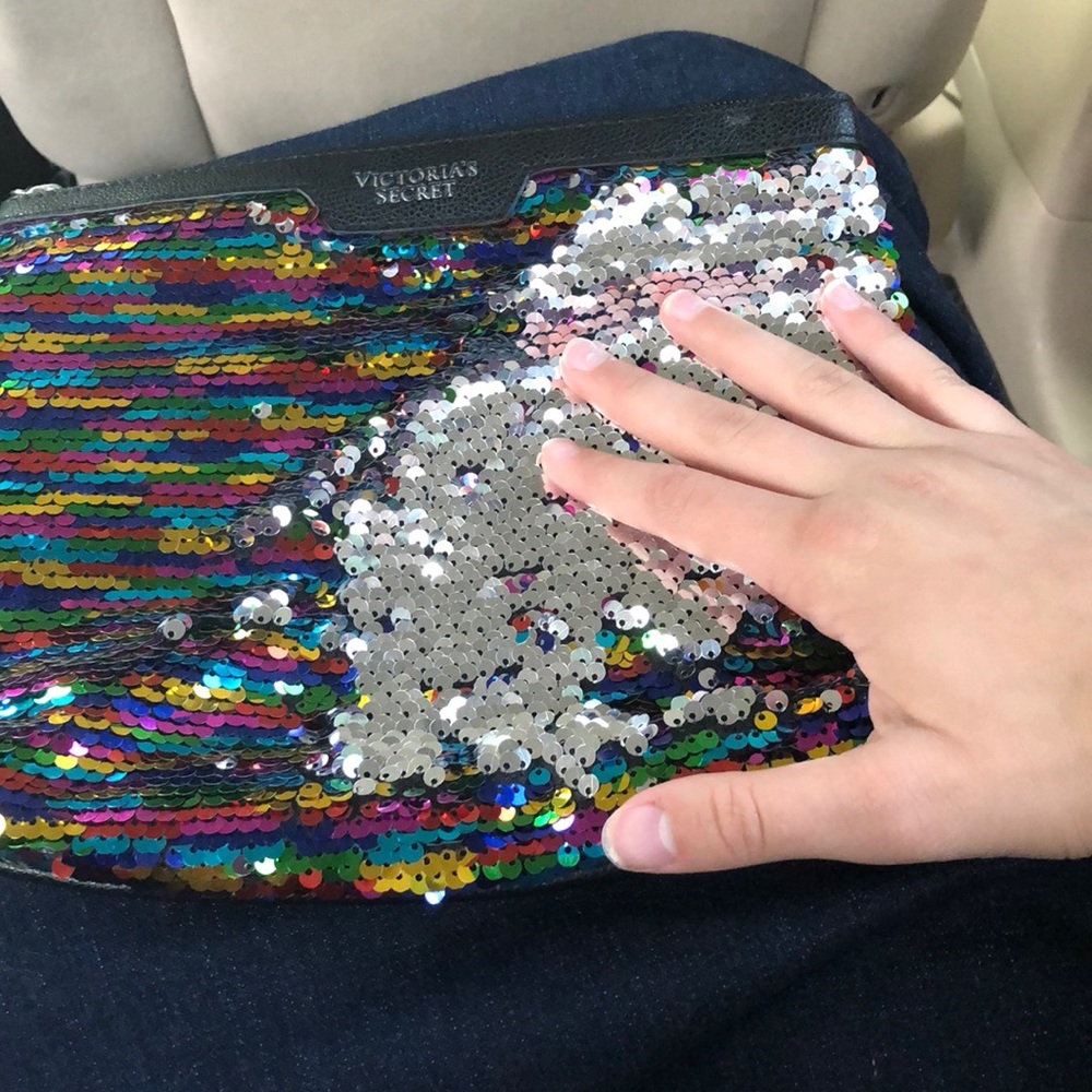Victoria’s Secret clutch - Picture 3 of 5